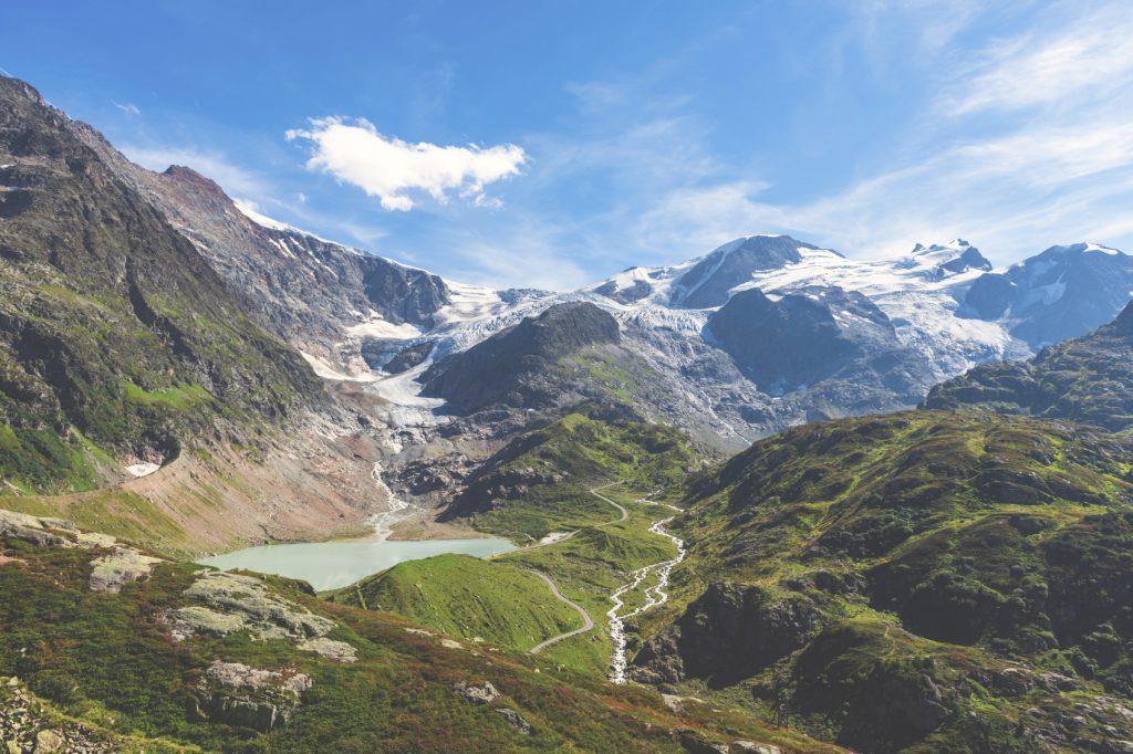 The Susten Pass links the Reuss Valley at the foot of the Gotthard Mountain with the Hasli Valley in the Bernese Oberland