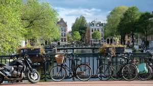 typisch Amsterdam, Fahrrad, Gracht