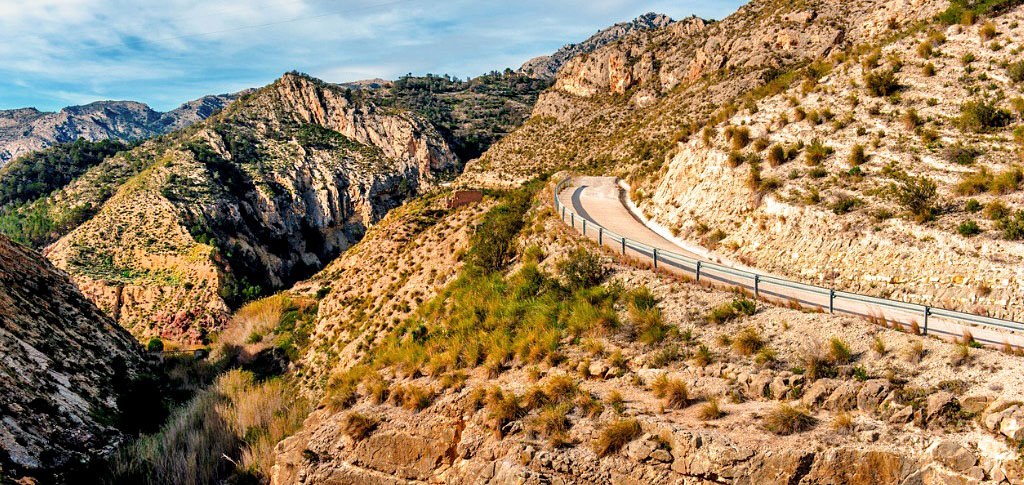 Malerische Felsformationan nördlich von Alicante