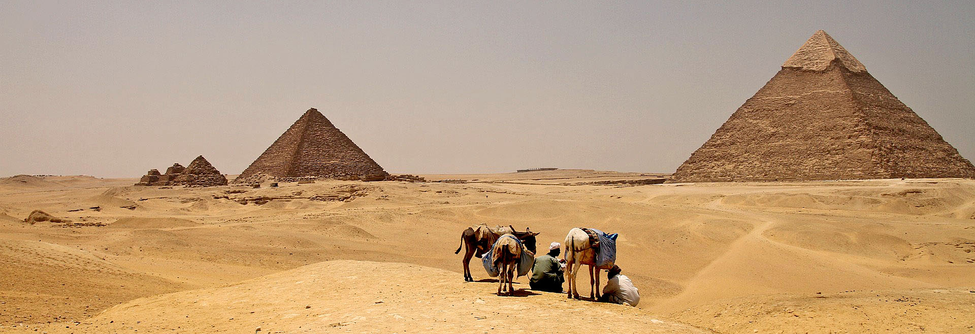Geschichte hautnah erleben. Die imposante Erscheinung der Pyramiden von Gizeh.