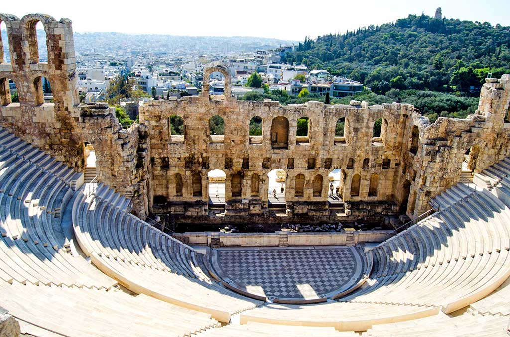 Das Odeon des Herodes Atticus unter den Ruinen der Akropolis.