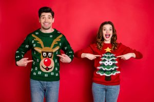 ugly christmas sweater, weihnachtspullover, rentier, weihnachtsbaum, rot